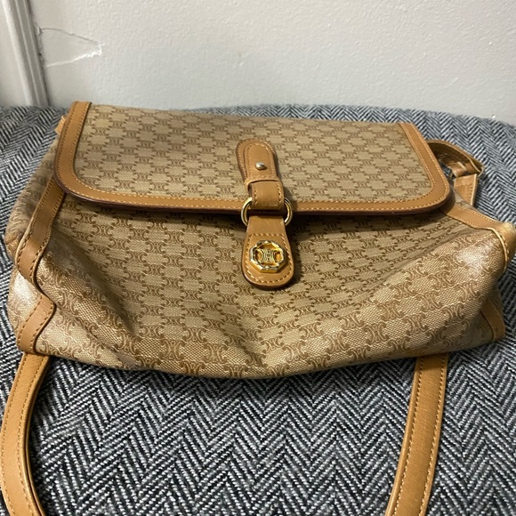 Celine crossbody bag- authentic with very minimal signs of use. - Picture 11 of 17